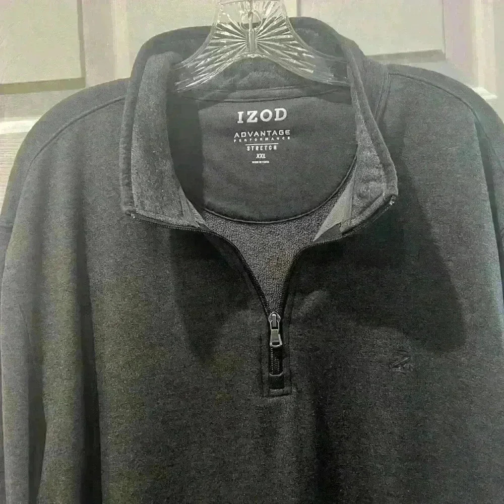 IZOD pull over half zip front lightweight sweatshirt. Size XXL